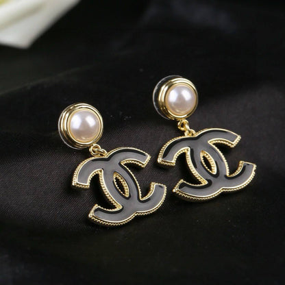 CHANEL❤️‍🔥
Earring 🦋
Master quality 💯
With normal boxes 🗃️ 
70 dhs🇦🇪🇦🇪🇦🇪


With master boxes
80 dhs🇦🇪🇦🇪🇦🇪

Zain216
♥️♥️♥️