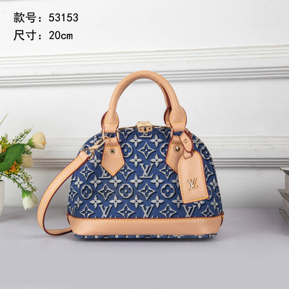 LV

best quality
 with box

120 dhs🇦🇪🇦🇪

size14CM
Zain290
♥️♥️♥️