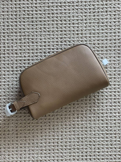 MONT BLANC

Clutch

Master Quality
590 dhs🇦🇪🇦🇪


Zain179
♥️♥️♥️