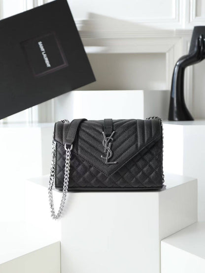 Ysl

270 dhs🇦🇪🇦🇪

Zain153
♥️♥️♥️