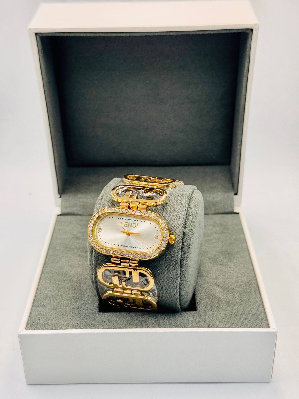 Fendi ladies
*New Arrival*🔥
55 dhs❣️

Zain08
♥️♥️♥️