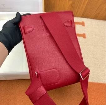 HERMES 

NEW DESIGN 

GOOD QUALITY
 WITH BOX 
115 dhs🇦🇪🇦🇪

Zain295
♥️♥️♥️