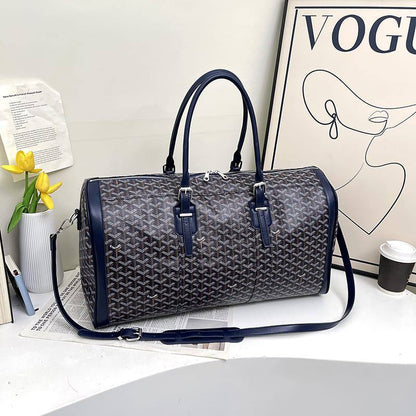 GOYARD    
travel bag
Size 53×28cm

110 dhs💓

Zain04
♥️♥️♥️