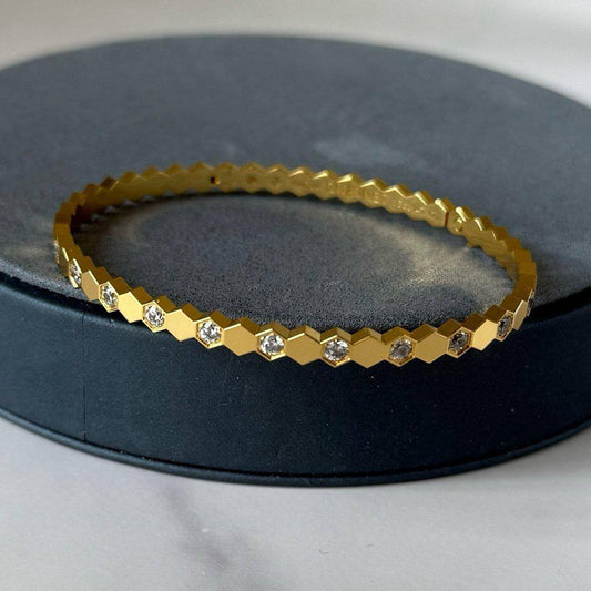 CHAUMET 🦋
Bangle 💥
Master quality 💯

With black boxes 📦 
50 dhs🪙

With master box 🗃️ 
125 dhs🪙

Zain216
♥️♥️♥️