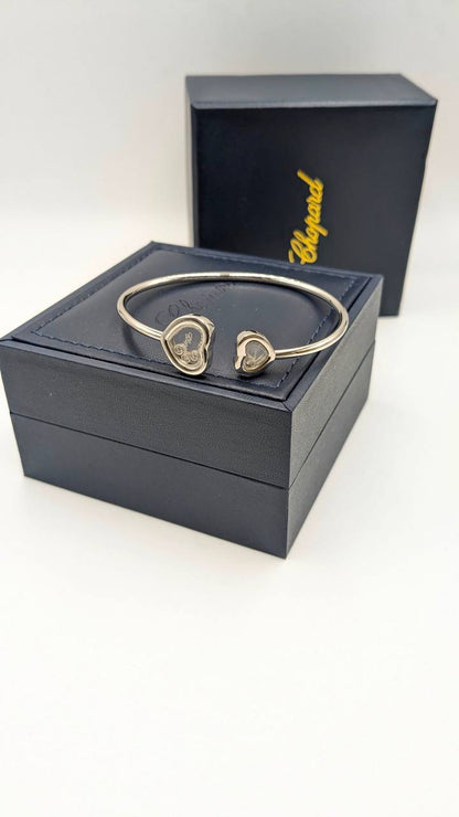 Chopard
*Master Quality* 
*Bracelet*
85 dhs✅ with Normal Box 🎁
120 dhs✅ with Master Box 🎁

Zain210
♥️♥️♥️