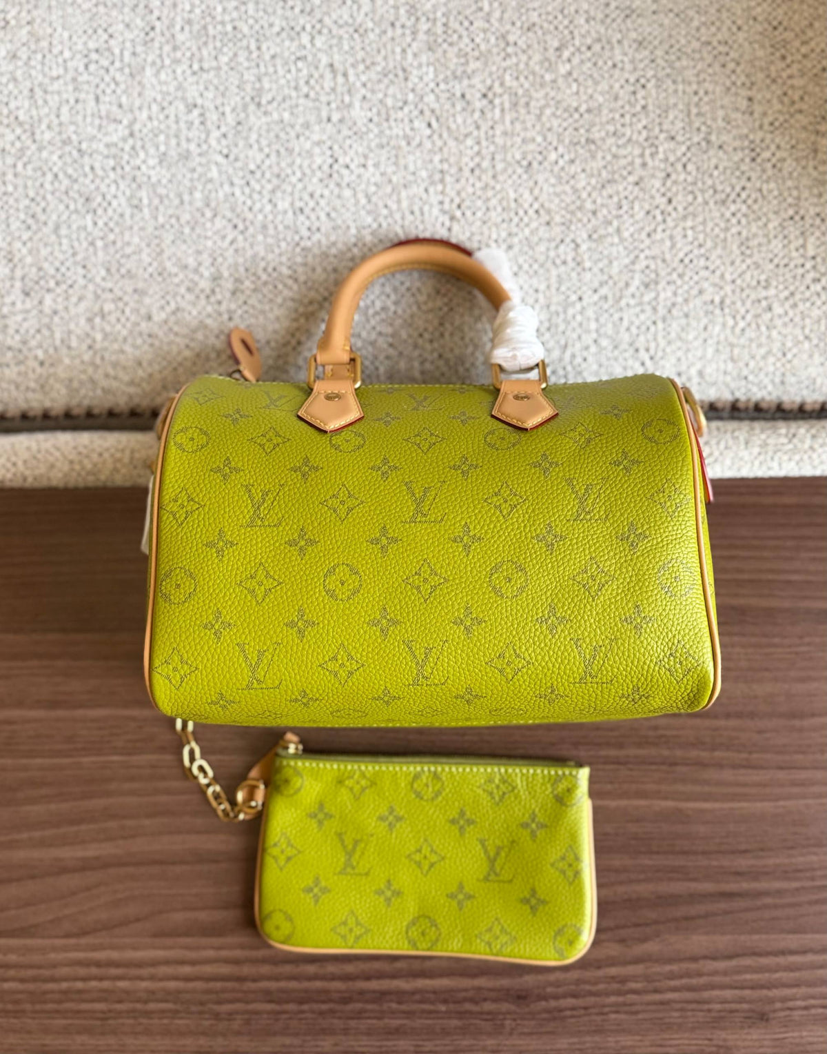 LV

25cm

For Price 👇 WhatsApp✅
0568585901 
0507557372
0552275751 Owner Zain 👌

Zain246
♥️♥️♥️
