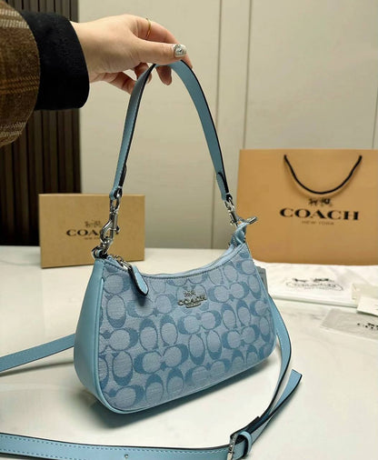 COACH 
GOOD QUALITY WITH BOX 
95 dhs🇦🇪🇦🇪

Zain295
♥️♥️♥️