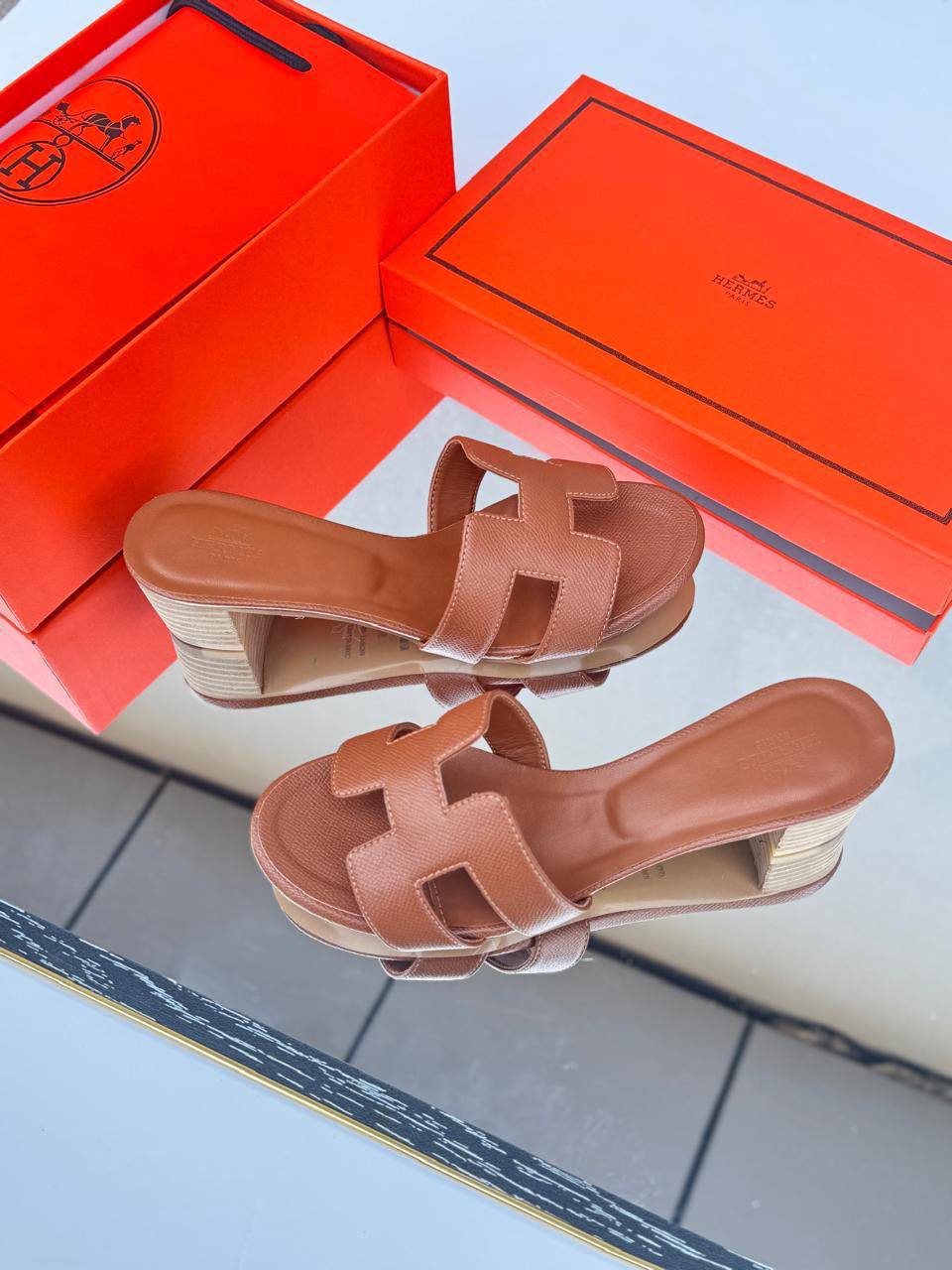 Hermes
💯𝙃𝙞𝙜𝙝 𝙌𝙪𝙖𝙡𝙞𝙩𝙮
𝙎𝙞𝙯𝞮 𝟯𝟲 𝟯𝟳 𝟯𝟴 𝟯𝟵 𝟰𝟬 𝟰1

100 dhs✅

Zain86
♥️♥️♥️