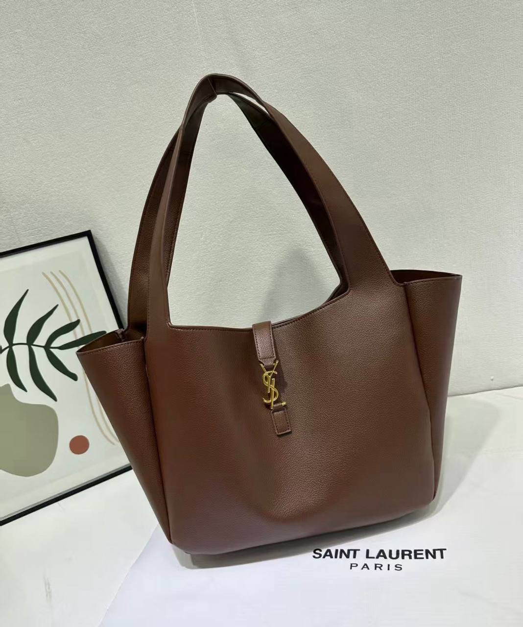 YSL 
NEW CAME GOOD QUALITY 
115 dhs❤️

Zain39
♥️♥️♥️