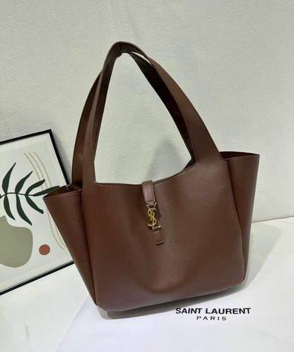 YSL 
NEW CAME GOOD QUALITY 
115 dhs❤️

Zain39
♥️♥️♥️