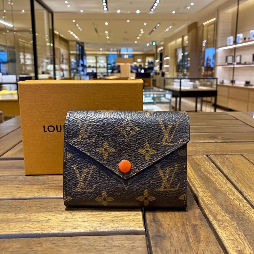 WALLETS

*MASTER QUALITY*

140 dhs🇦🇪

Zain202
♥️♥️♥️