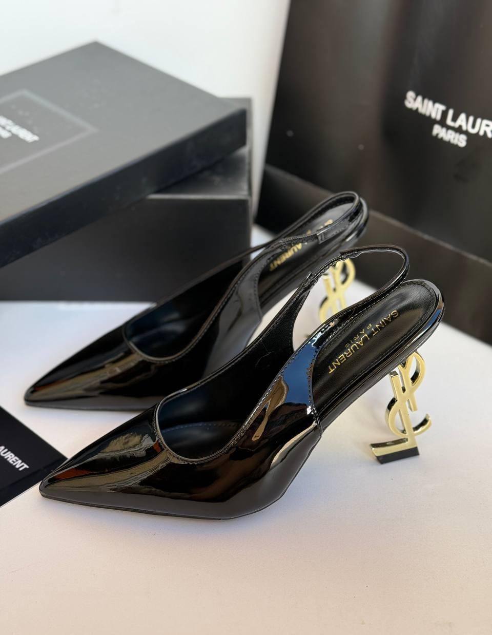 YSL
280 dhs✅
*SIZE  36   TO   41*

Zain224
♥️♥️♥️