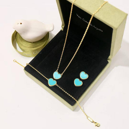 VCA SET❤️‍🔥*
Necklace 🦋
Earring🤯
Bracelet 💥
Master quality 💯
With normal boxes 📦 
110 dhs🪙💚
With master box 🗃️ 
140 dhs🪙💚

Zain216
♥️♥️♥️