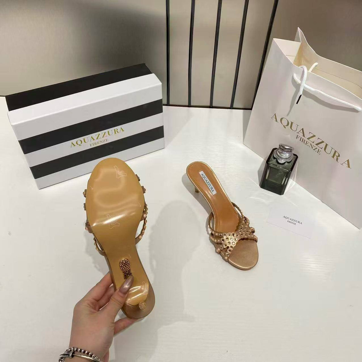 AQUAZZURA 
115 dhs🇦🇪🇦🇪

Zain40
♥️♥️♥️