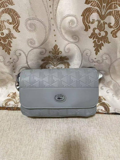 Lacoste
24*15*8 cm
85 dhs💓

Zain17
♥️♥️♥️