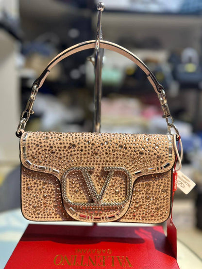 Valentino
115 dhs❣️

with box
🎁🎁🎁

Zain90
♥️♥️♥️