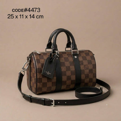 LV Unisex
ᴋᴇᴇᴘᴀʟʟ ʙᴀɴᴅᴏᴜʟɪᴇ̀ʀᴇ 25
ᴍᴏɴᴏɢʀᴀᴍ ᴄᴀɴᴠᴀs ʟᴇᴀᴛʜᴇʀ
sɪʟᴠᴇʀ ʜᴀʀᴅᴡᴀʀᴇ
sɪᴢᴇ : 25 cm
ᴡɪᴛʜ BOX
🎁🎁🎁

100 dhs✅

Zain31
♥️♥️♥️