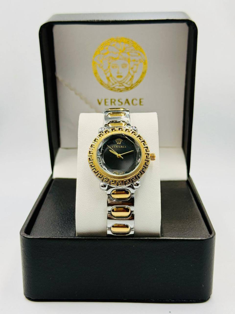 Versace ladies 
55 dhs🪙🌨️

Zain08
♥️♥️♥️