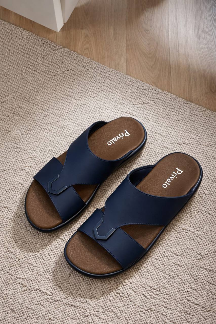 slippers for men good quality  with box and paper bag size available (40to46) 6to12) 
180 dhs❣️

Zain59
♥️♥️♥️