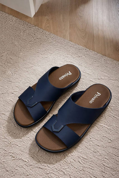 slippers for men good quality  with box and paper bag size available (40to46) 6to12) 
180 dhs❣️

Zain59
♥️♥️♥️