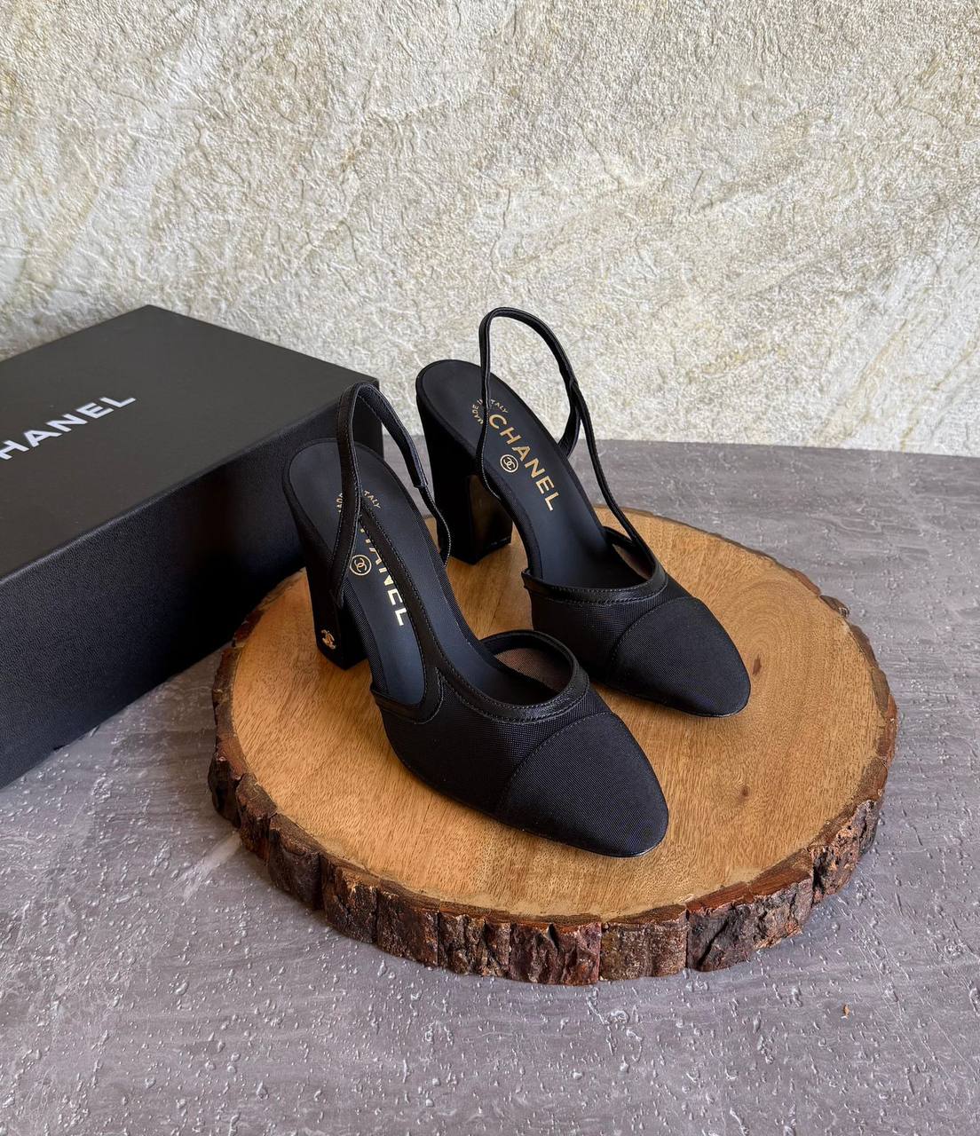 Chanel 
SuperMaster Quality 💯
450 dhs✅
Size: 36-41💥

Zain171
♥️♥️♥️