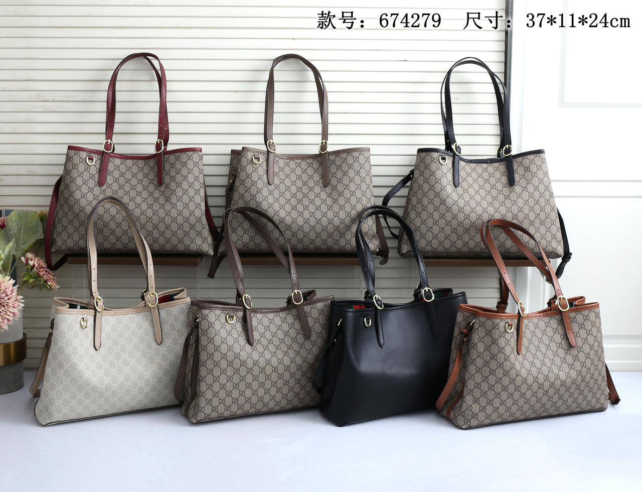 Gucci

With box 
🎁🎁🎁

115 dhs🪙🪙

Zain136
Zain50
♥️♥️♥️