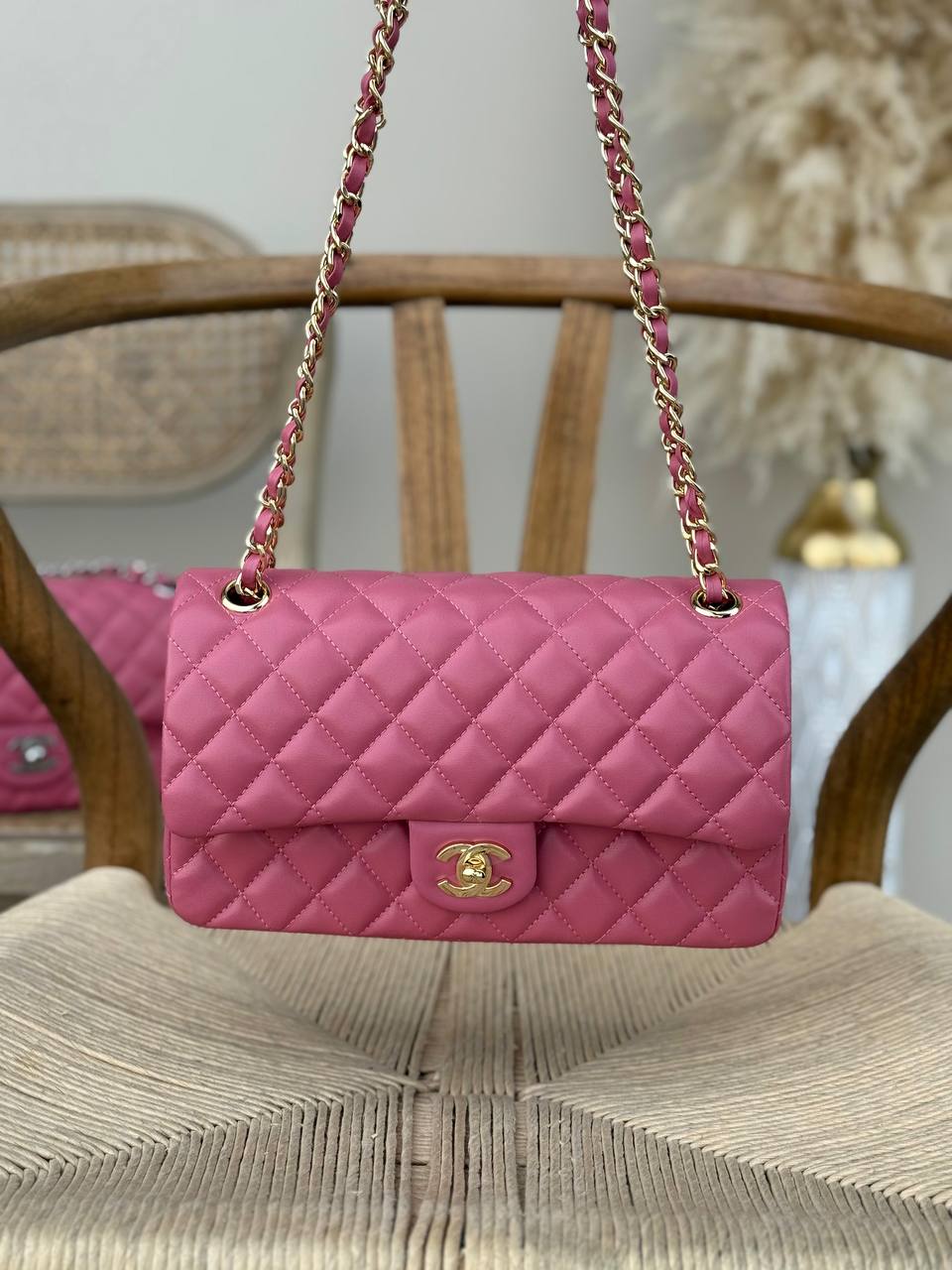 CHANEL
23cm
350 dhs✅
Top quality 
With box🎁

Zain167
♥️♥️♥️
