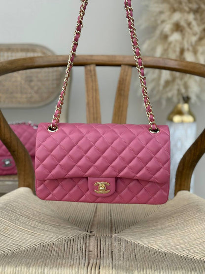 CHANEL
23cm
350 dhs✅
Top quality 
With box🎁

Zain167
♥️♥️♥️