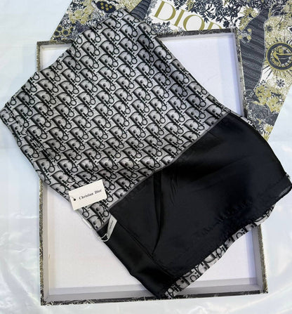 Silk scarf 🧣 
40 dhs✅

With box🎁
55 dhs✅

Zain93
♥️♥️♥️