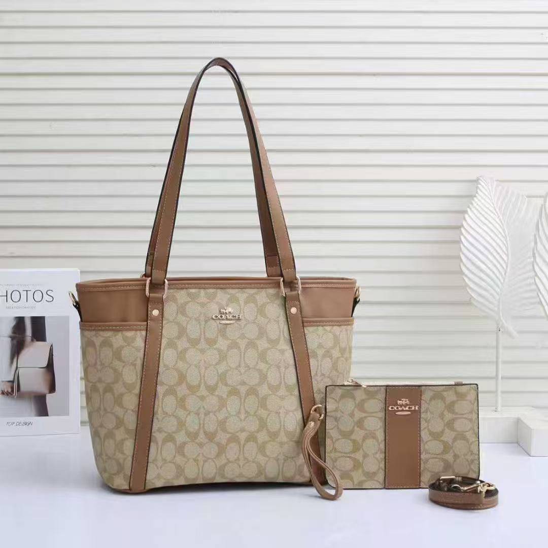 Coach
Best quality
105 dhs🗽
size 33cm

Zain158
♥️♥️♥️