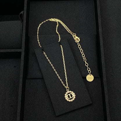 *Dior ❤️‍🔥*
Necklace 🦋
Earring💥
Bracelet 🐦‍🔥
Master quality 💯

With normal boxes 🗃️ 
150DHS🇦🇪🇦🇪
With master box 📦 
160 DHS🇦🇪🇦🇪🇦🇪

Zain216
♥️♥️♥️