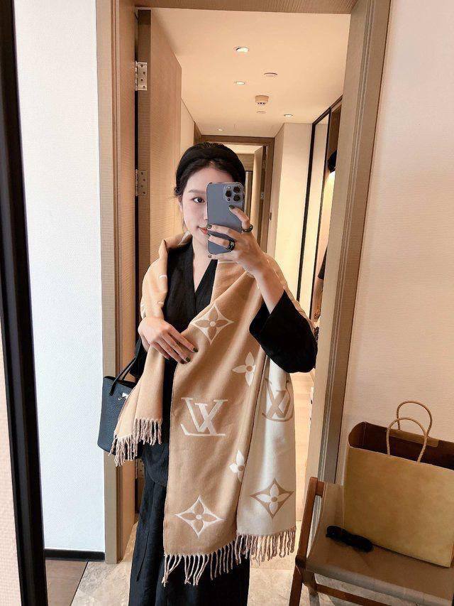 Coming new stock
Winter scarf 
45 dhs🪙🌨️

Zain93
♥️♥️♥️