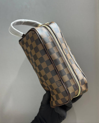 Men bags

Good quality 

with box 
80 dhs🇦🇪

Zain186
♥️♥️♥️