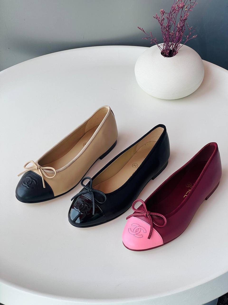 CHANEL ❤️🖤💛
Size 36-41
_Super master high quality*_ 
380 dhs✅

Zain176
♥️♥️♥️