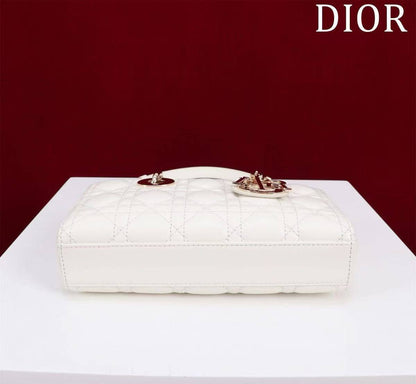 Dior D-joy✅
*Size 22 cm*
For Price 👇 WhatsApp✅
0568585901 
0507557372
0552275751 Owner Zain 👌

Zain274
♥️♥️♥️
