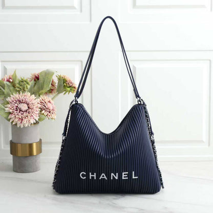 CHANEL 
GOOD QUALITY
120 dhs✅

Zain200
♥️♥️♥️