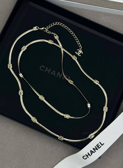 *CHANEL*  🤍
* Chain ⛓️‍💥 (Belly Chain / Necklace)
* Gold-Finish Metal (Gold Plated)
* ⁠↗️ *Super Master Quality ®️* 🫆

*125 dhs❣️* with *Normal* Box & Bag
*135 dhs❣️* with *Good* Box (Big)
*180 dhs❣️* with *Orignal* Packing 🎁

Zain106
♥️♥️♥️