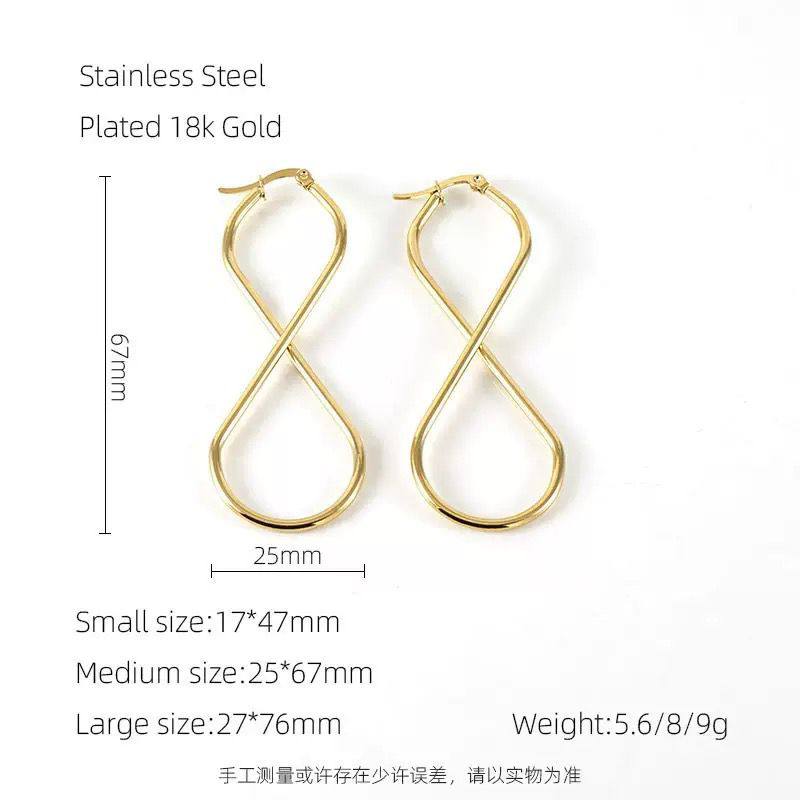 New arrival 
Stainless steel with 18k gold plated earrings 
Non tarnish 
20 dhs🪙🌨️

Zain242
♥️♥️♥️