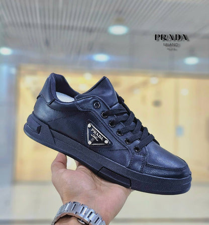 Prada
Size 39to45
50 dhs✅

Zain163
♥️♥️♥️