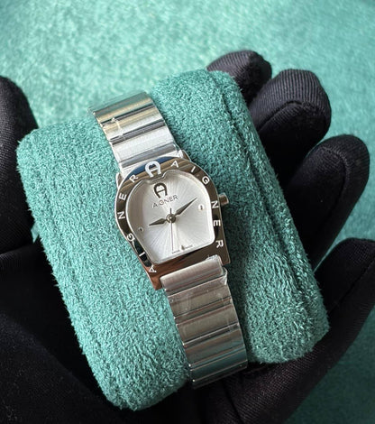 Aigner watch 
for ladies good quality 
280 dhs🇦🇪

Zain59
♥️♥️♥️