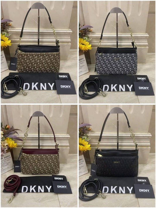 DKNY

90 dhs🪙💚

size 25×8×17cm

Zain42
♥️♥️♥️