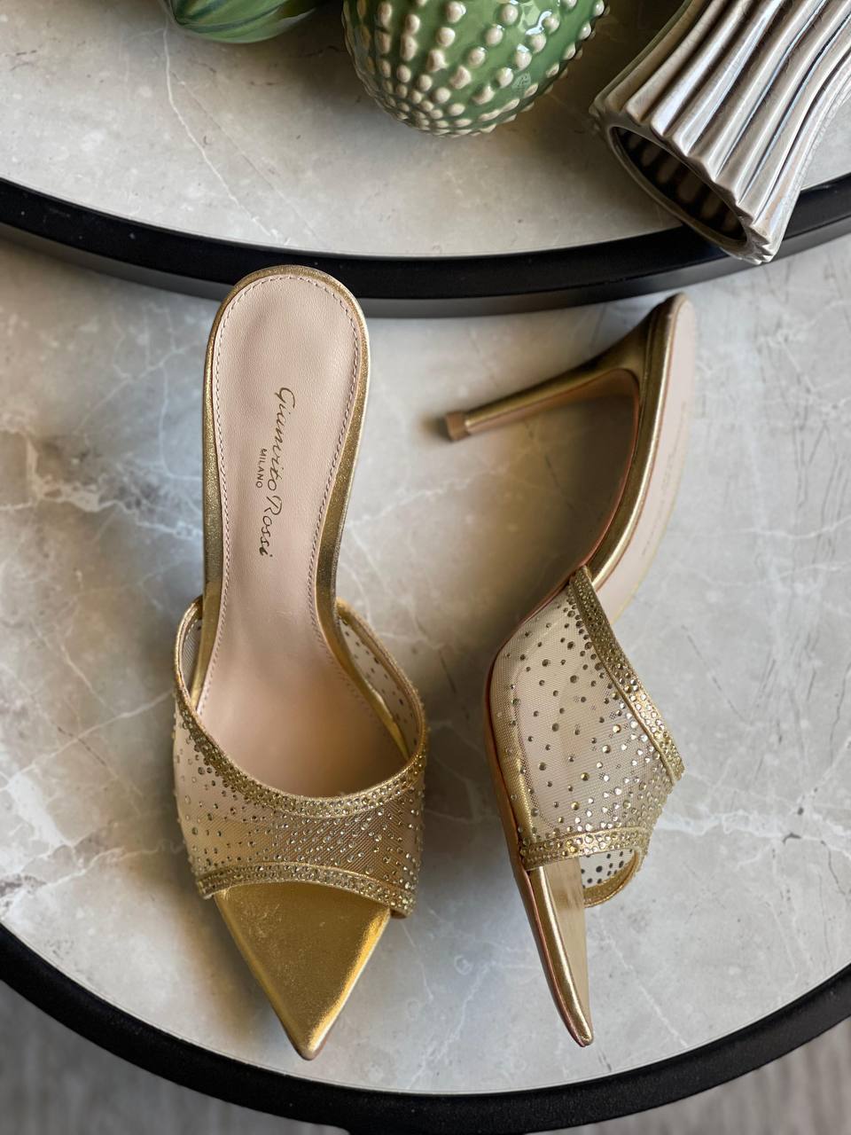 GIANVITO ROSSI
*Vip quality*
*Size 36 to 42*
450 dhs✅

Zain113
♥️♥️♥️