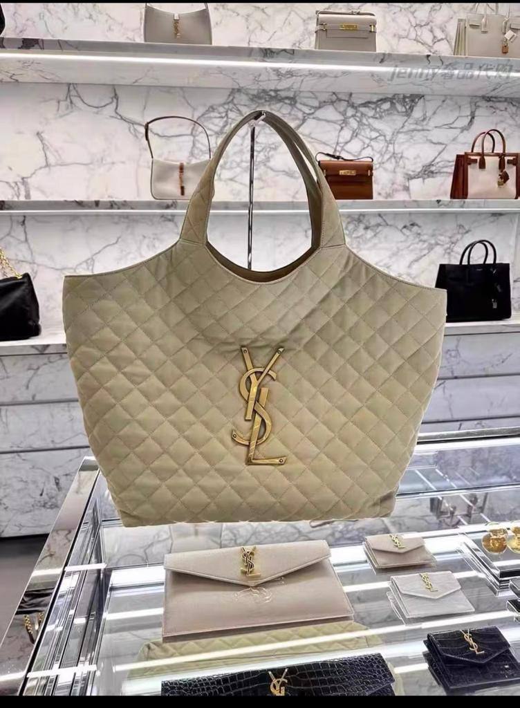 YSL
110 dhs✅
high quality

Zain26
♥️♥️♥️