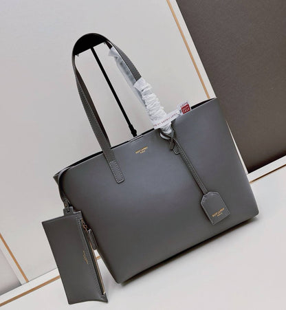 YSL
 NEW CAME GOOD QUALITY 
115 dhs💓

Zain39
♥️♥️♥️