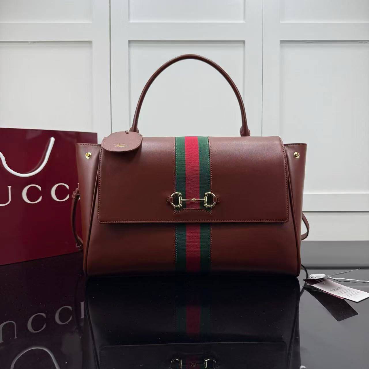 Gucci
Master🌺🌺
37cm🫶🏼🫶🏼 
300 dhs💛

Zain297
♥️♥️♥️