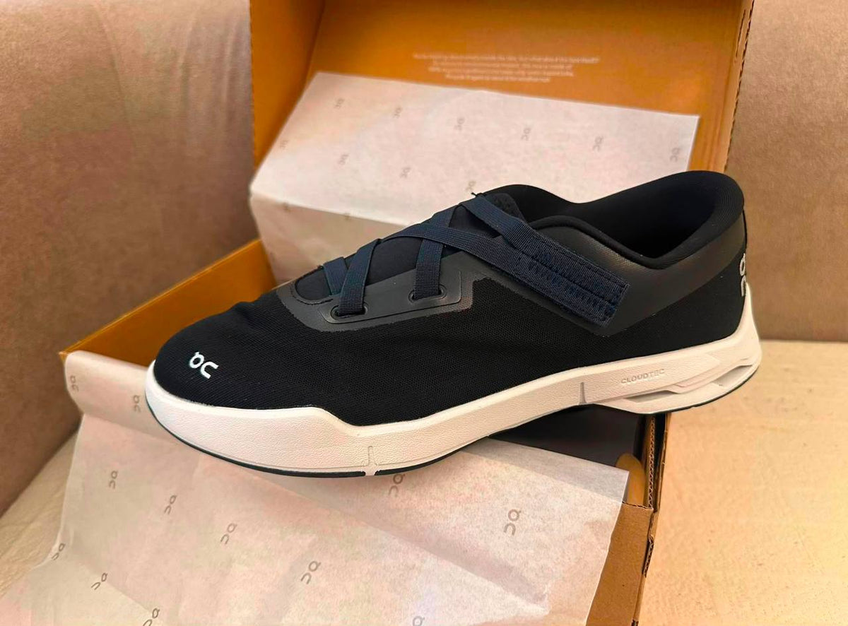 Cloudnova moon , 
Size 40 to 45 
230 dhs🇦🇪🇦🇪

Zain196
♥️♥️♥️