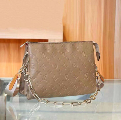 LV

GOOD QUALITY 

WITH BOX 
🎁🎁🎁

115 dhs✅

Zain39
♥️♥️♥️