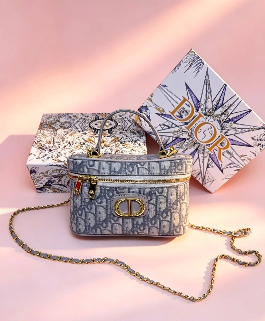 Dior
80 dhs✅

with box
🎁🎁🎁

Zain38
♥️♥️♥️