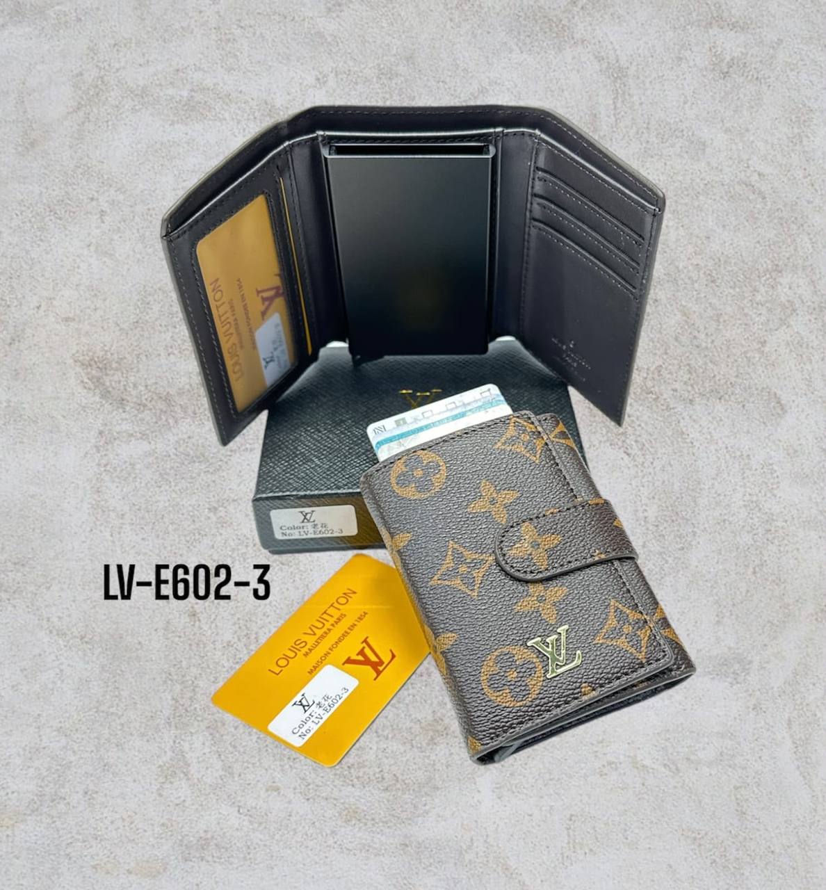 Wallets
70 dhs✅

Zain182
♥️♥️♥️