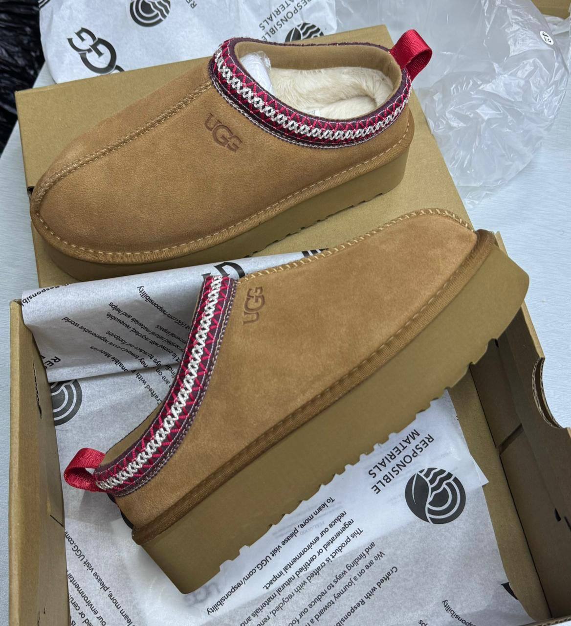 UGG
Size 36-41⚡️
160 dhs❣️
Master 🤩

Zain183
♥️♥️♥️